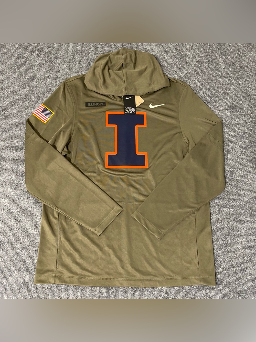 Nike Illinois Fighting Illini Large Military Appreciation Hooded Shirt NWT